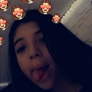 Meet your Posher, Alexis